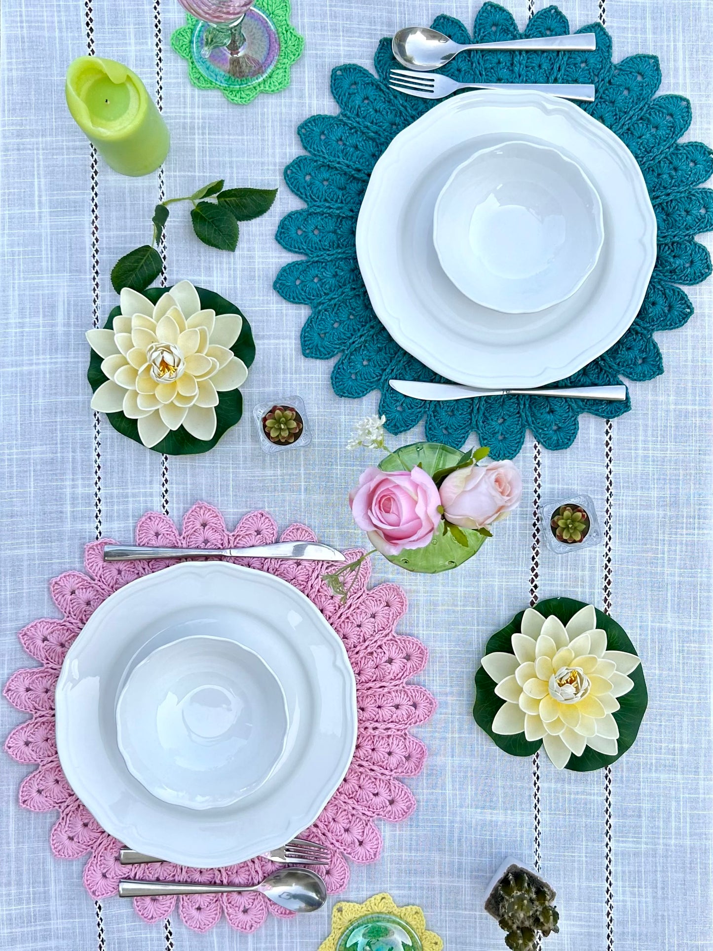 Daisy Placemats in Rose