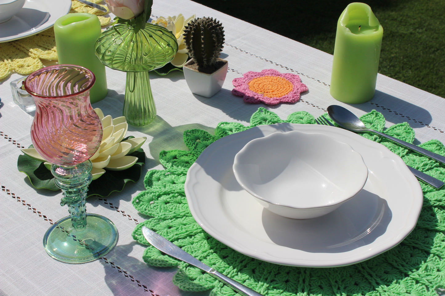 Daisy Placemats in Melon