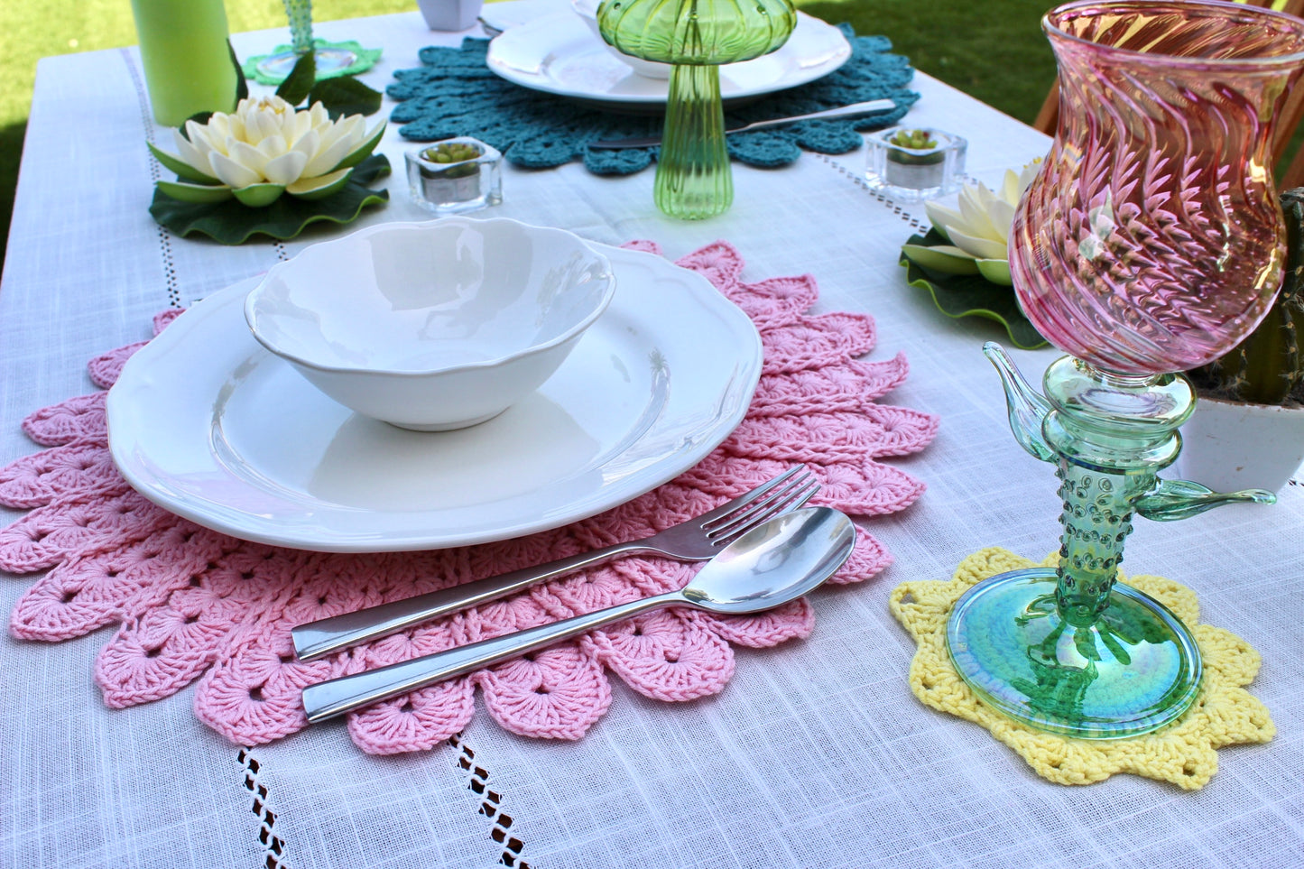 Daisy Placemats in Rose